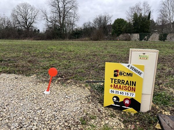 Image du terrain Terrain à bâtir de 917 m2 au prix de 20200 € à AIGRE (16)