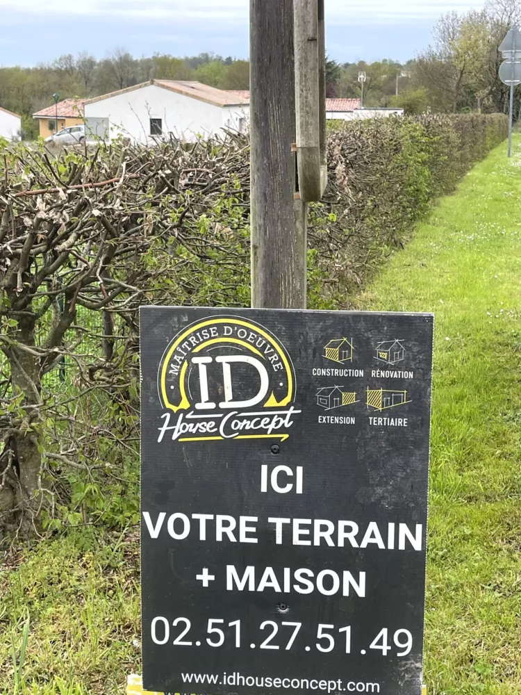 Image du terrain Terrain à bâtir de 367 m² à SAINT-JEAN-DE-LIVERSAY (17)