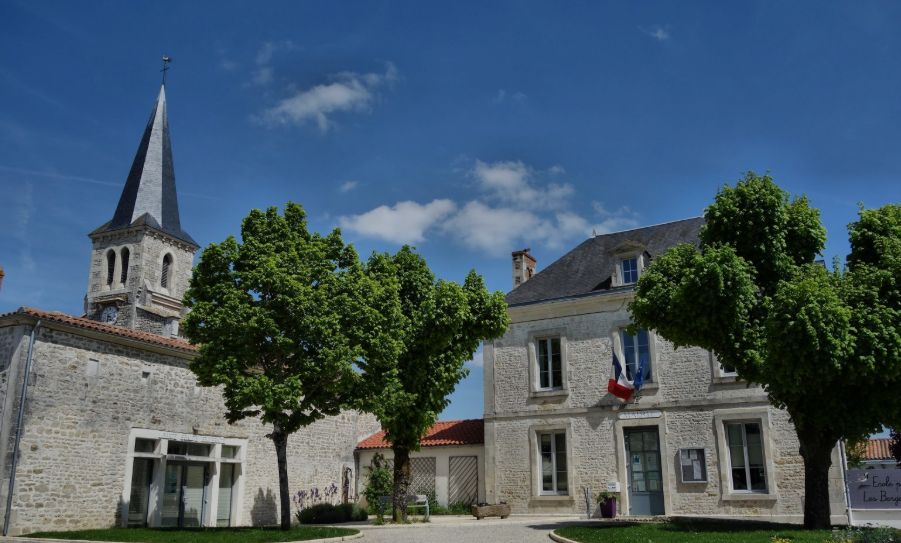 Image du terrain Terrain à bâtir de 631 m² à LAIROUX (85)