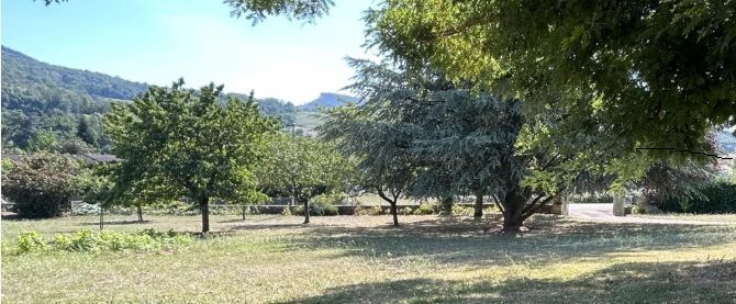 Image du terrain Terrain à bâtir de 845 m² à BAGE-LA-VILLE (01)