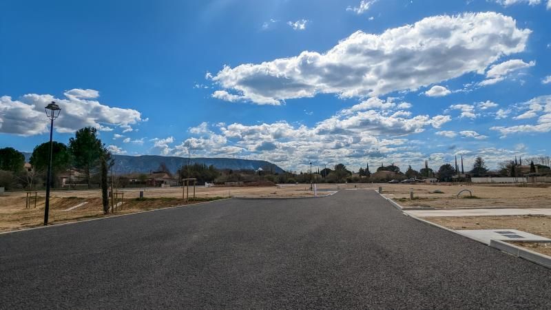 Image du terrain Terrain à bâtir de 304 m² à CABRIERES-D'AVIGNON (84)