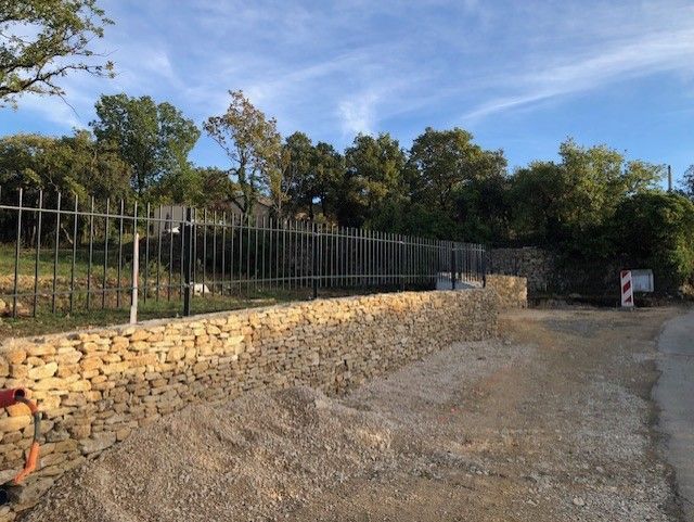 Image du terrain Terrain à bâtir de 538 m² à VENASQUE (84)