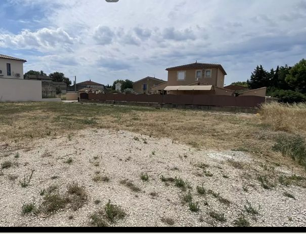 Image du terrain Terrain à bâtir de 594 m² à VIOLES (84)