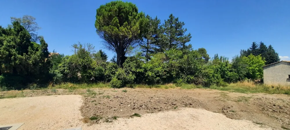 Image du terrain Terrain à bâtir de 420 m² à CHATEAUNEUF-DE-GADAGNE (84)