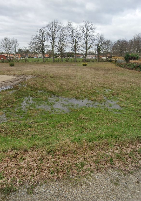 Image du terrain Terrain à bâtir de 400 m² à HOURTIN (33)