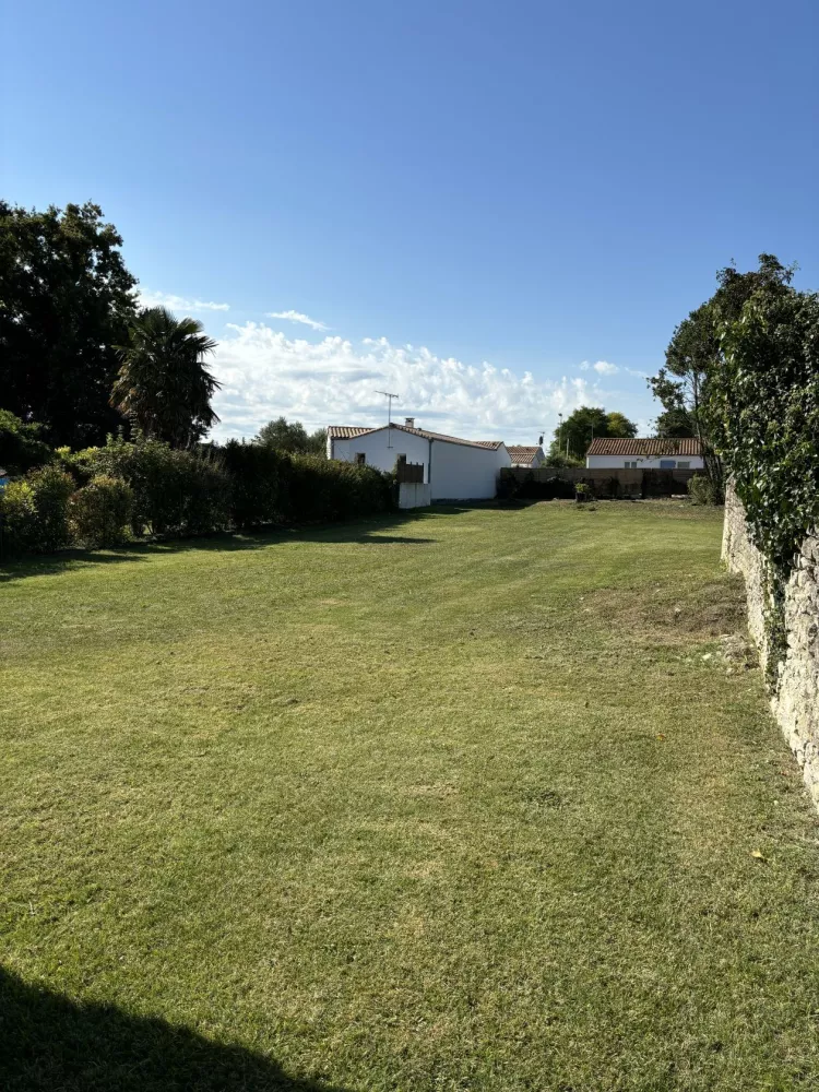 Image du modèle de maison PHOTO TERRAIN 1267 M² MORNAC SUR SEUDRE