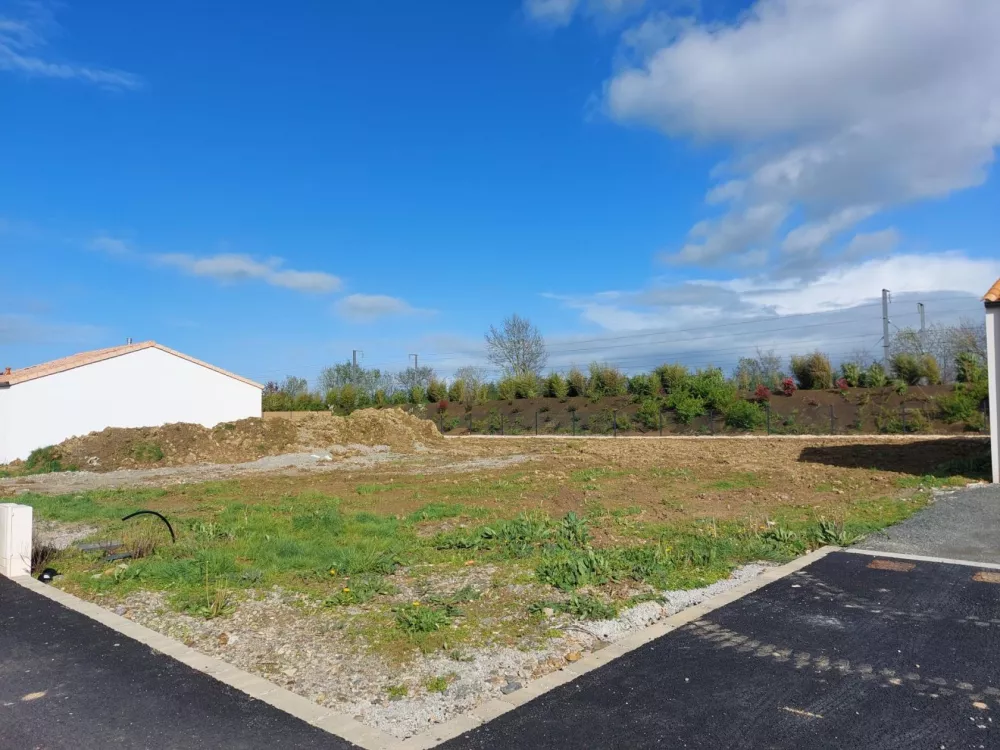 Image du terrain Terrain à bâtir de 391 m² à L'HERBERGEMENT (85)