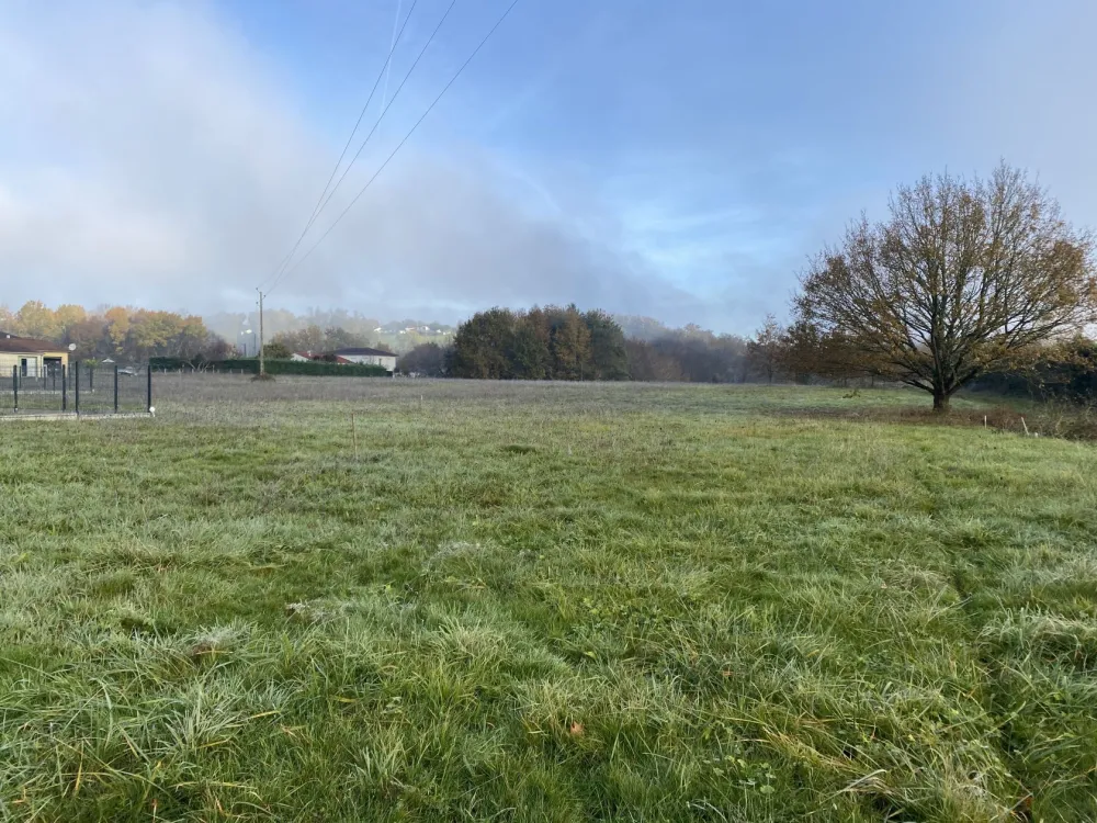 Image du terrain Terrain à bâtir de 950 m² à ANNESSE-ET-BEAULIEU (24)