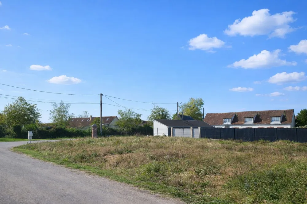 Image du terrain Terrain à bâtir de 632 m² à SAINT-SAUVEUR-MARVILLE (28)