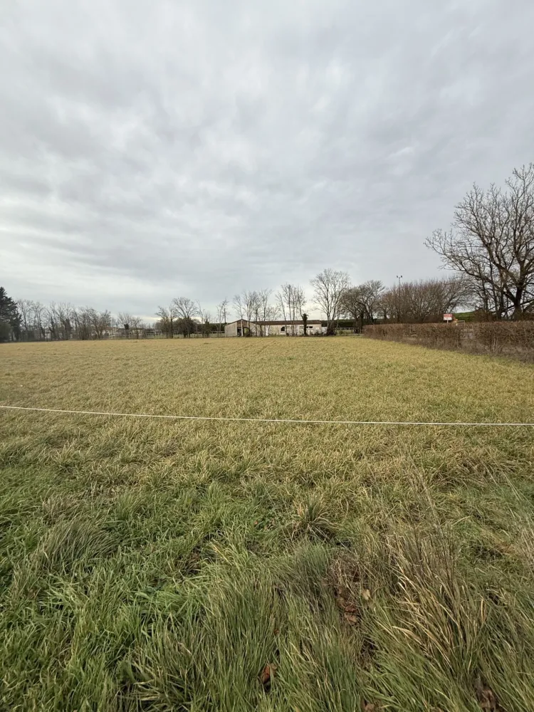 Image du terrain Terrain à bâtir de 663 m² à MARIGNY (79)