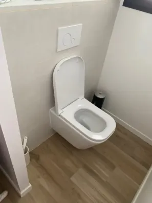Image du modèle de maison toilette
