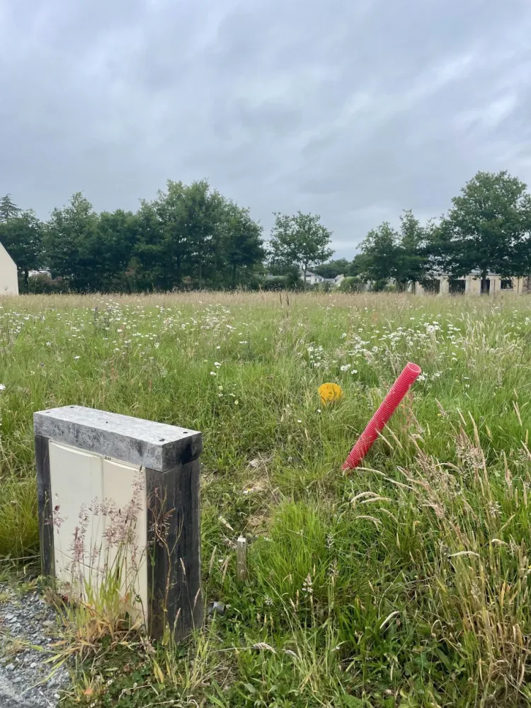 Image du terrain Terrain à bâtir de 366 m² à LA POUEZE (49)
