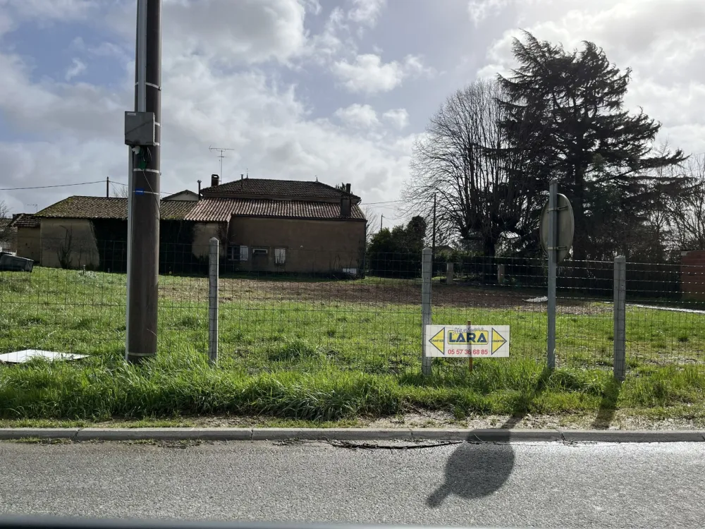 Image du terrain Terrain à bâtir de 700 m² à SAINT-MAIXANT (33)
