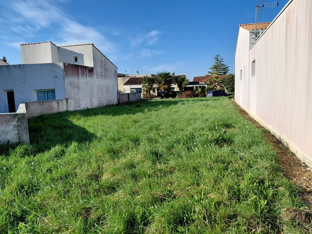 Image du terrain Terrain à bâtir de 482 m² à SAINT-AGNANT (17)