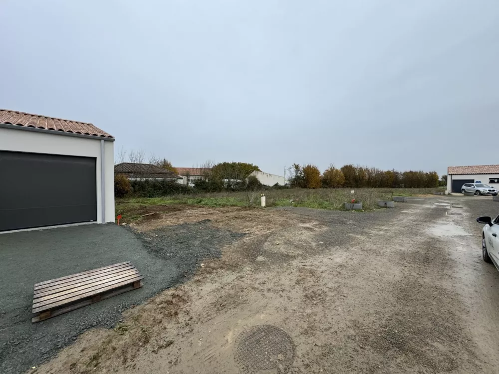 Image du terrain Terrain à bâtir de 321 m² à SAINT-JEAN-DE-LIVERSAY (17)