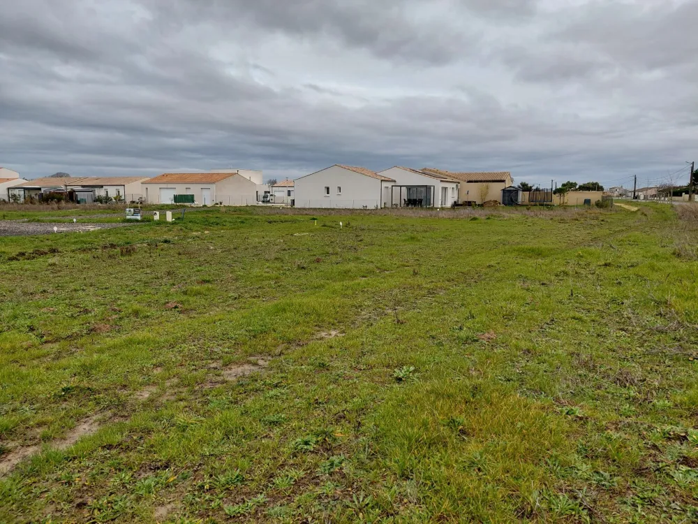 Image du terrain Terrain à bâtir de 375 m² à PORT-DES-BARQUES (17)