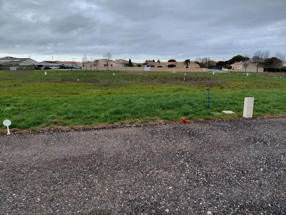 Image du terrain Terrain à bâtir de 353 m² à PORT-DES-BARQUES (17)