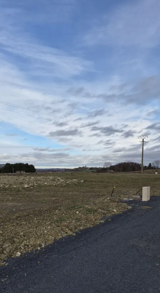 Image du terrain Terrain à bâtir de 787 m² à REIGNAT (63)