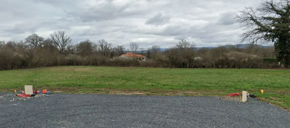 Image du terrain Terrain à bâtir de 1530 m² à ORLEAT (63)