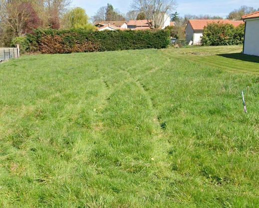 Image du terrain Terrain à bâtir de 1100 m² à CREVANT-LAVEINE (63)