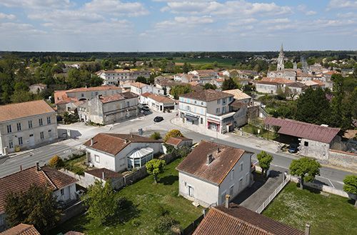 Image du modèle de maison Commune-de-Tesson-vue-aerienne-2