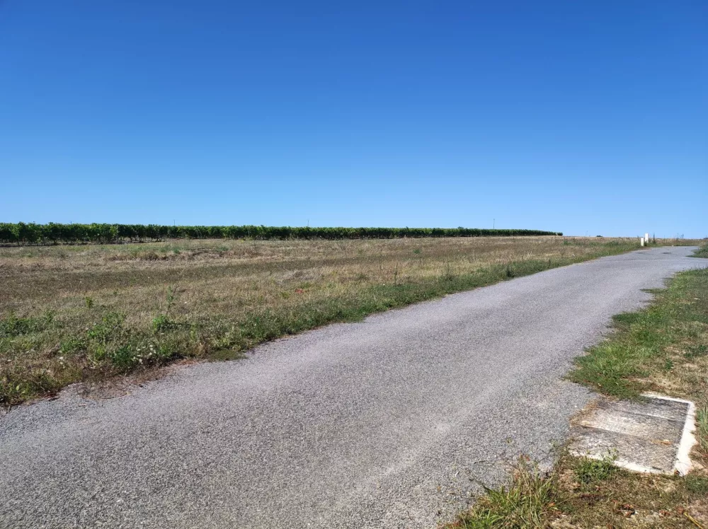 Image du terrain Terrain à bâtir de 600 m² à DOMPIERRE-SUR-CHARENTE (17)