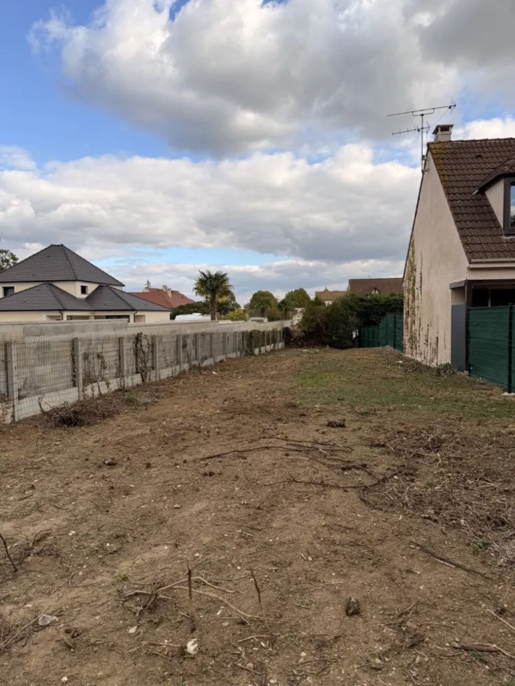 Image du terrain Terrain à bâtir de 325 m² à SAINT-GERMAIN-LES-ARPAJON (91)
