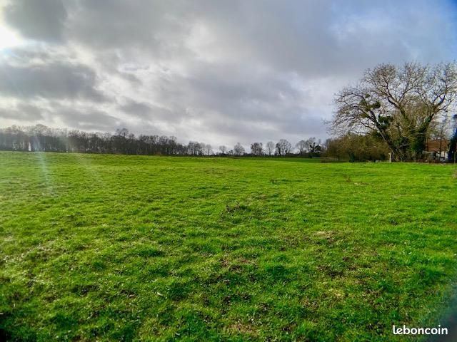 Image du terrain Terrain à bâtir de 853 m² à BRIE-COMTE-ROBERT (77)