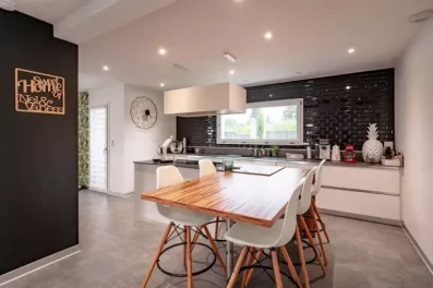 Image du modèle de maison content