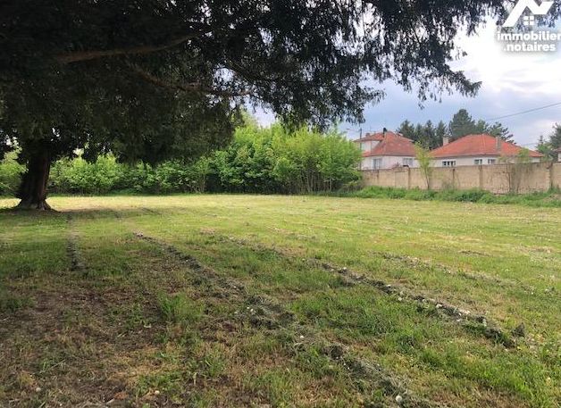 Image du terrain Terrain à bâtir de 598 m² à BOULT-SUR-SUIPPE (51)