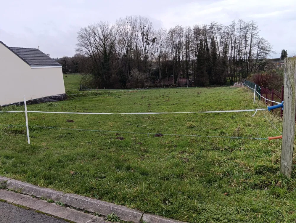 Image du terrain Terrain à bâtir de 978 m² à GUIVRY (02)