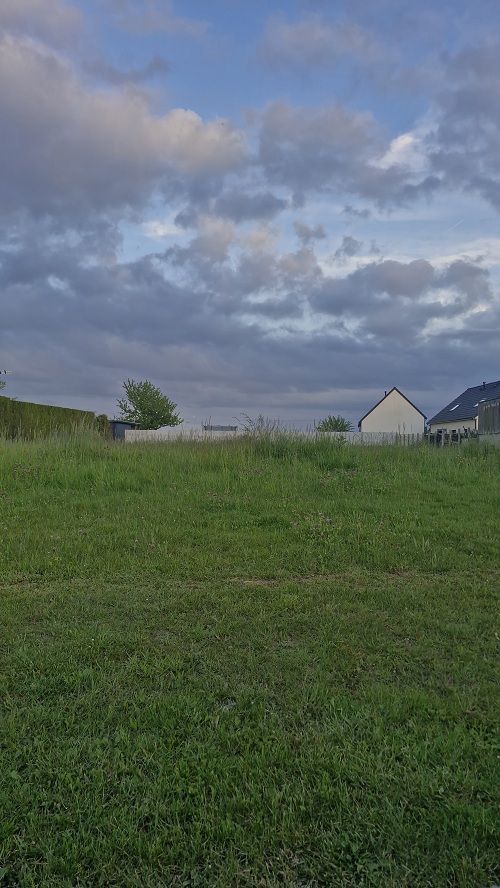 Image du terrain Terrain à bâtir de 1400 m² à MEZIERES-EN-SANTERRE (80)