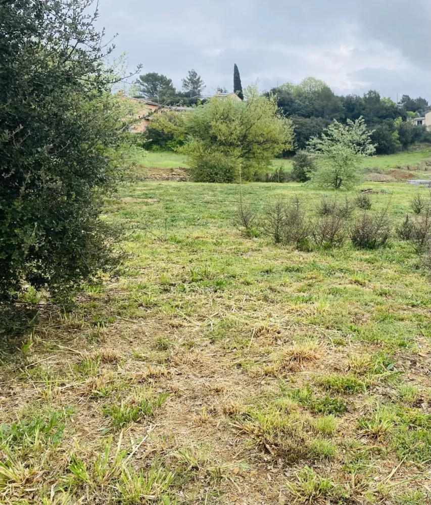 Image du terrain Terrain à bâtir de 1500 m² à CARCES (83)