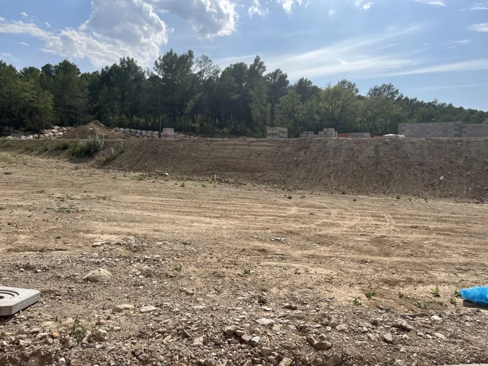 Image du terrain Terrain à bâtir de 558 m² à LE PUY-SAINTE-REPARADE (13)