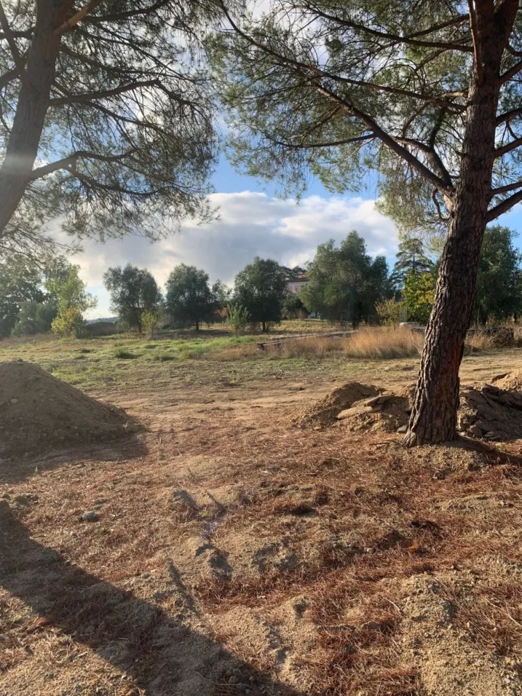 Image du terrain Terrain à bâtir de 403 m² à ROQUEBRUNE-SUR-ARGENS (83)