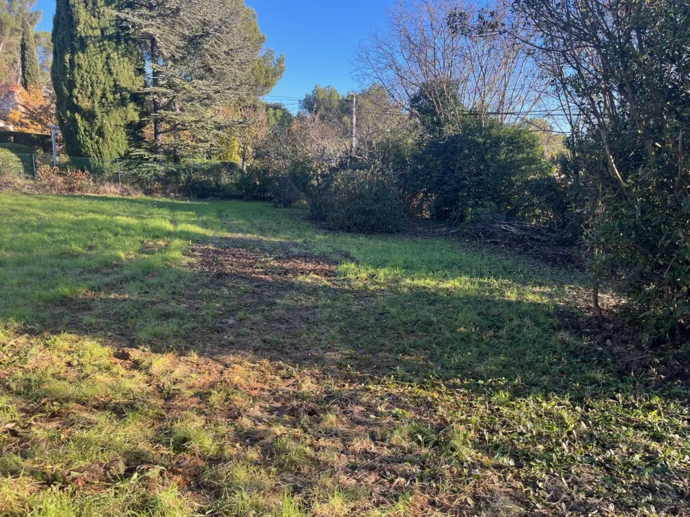 Image du terrain Terrain à bâtir de 900 m² à AIX-EN-PROVENCE (13)