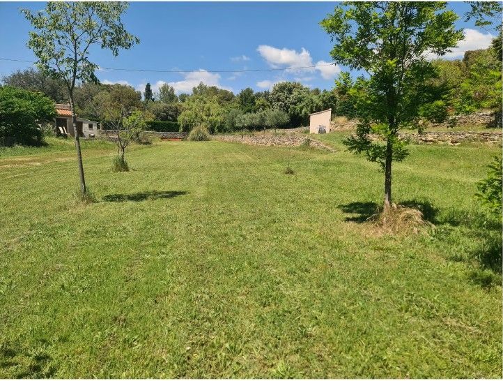 Image du terrain Terrain à bâtir de 600 m² à POURRIERES (83)