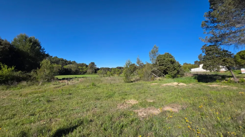 Image du terrain Terrain à bâtir de 340 m² à LAMBESC (13)