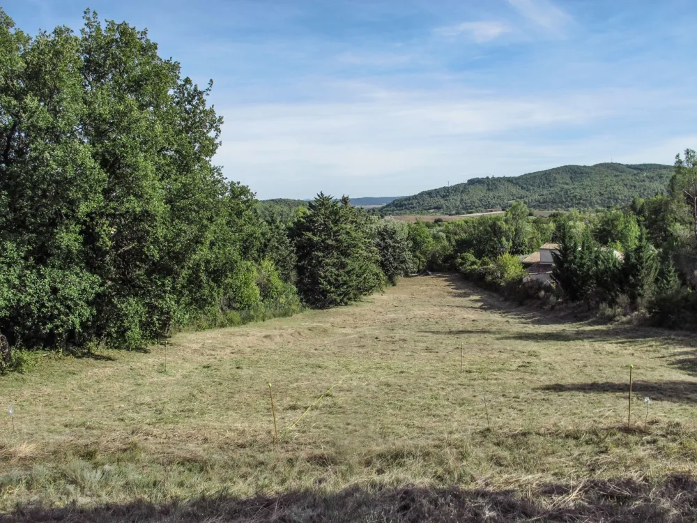 Image du terrain Terrain à bâtir de 1800 m² à PIERREVERT (04)