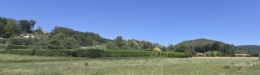 Image du terrain Terrain à bâtir de 1043 m² à SALERNES (83)