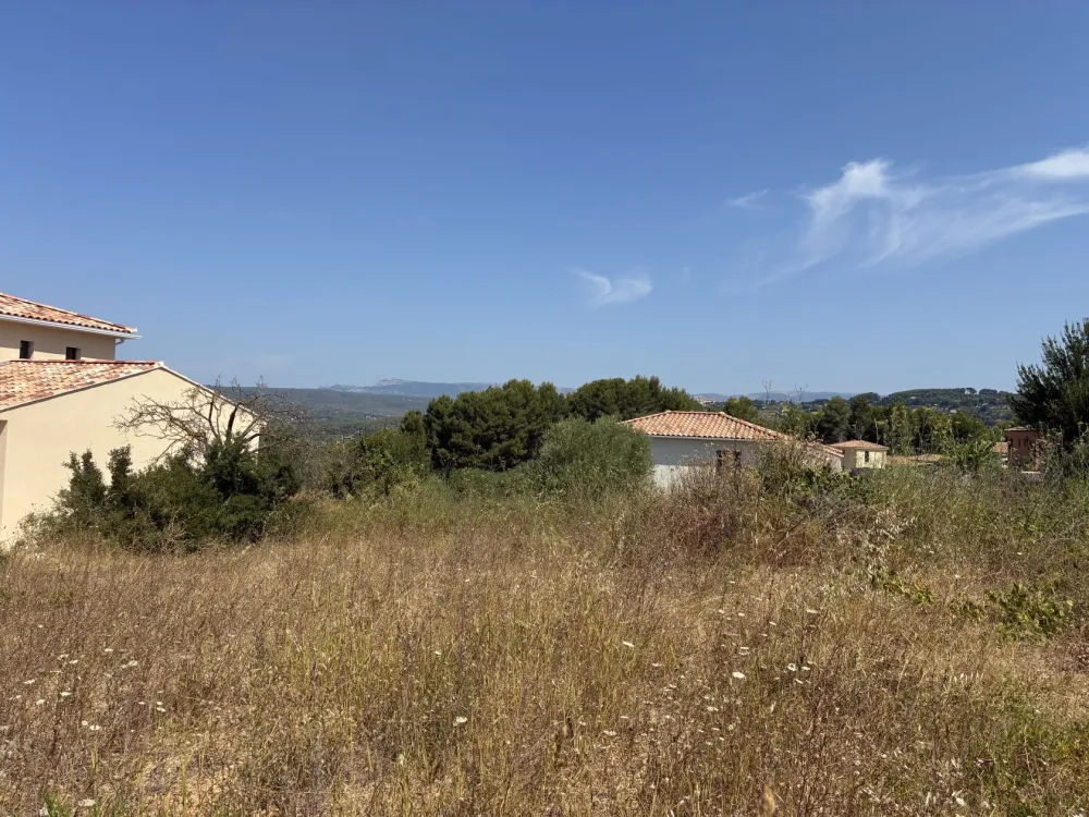 Image du terrain Terrain à bâtir de 660 m² à LE CASTELLET (83)